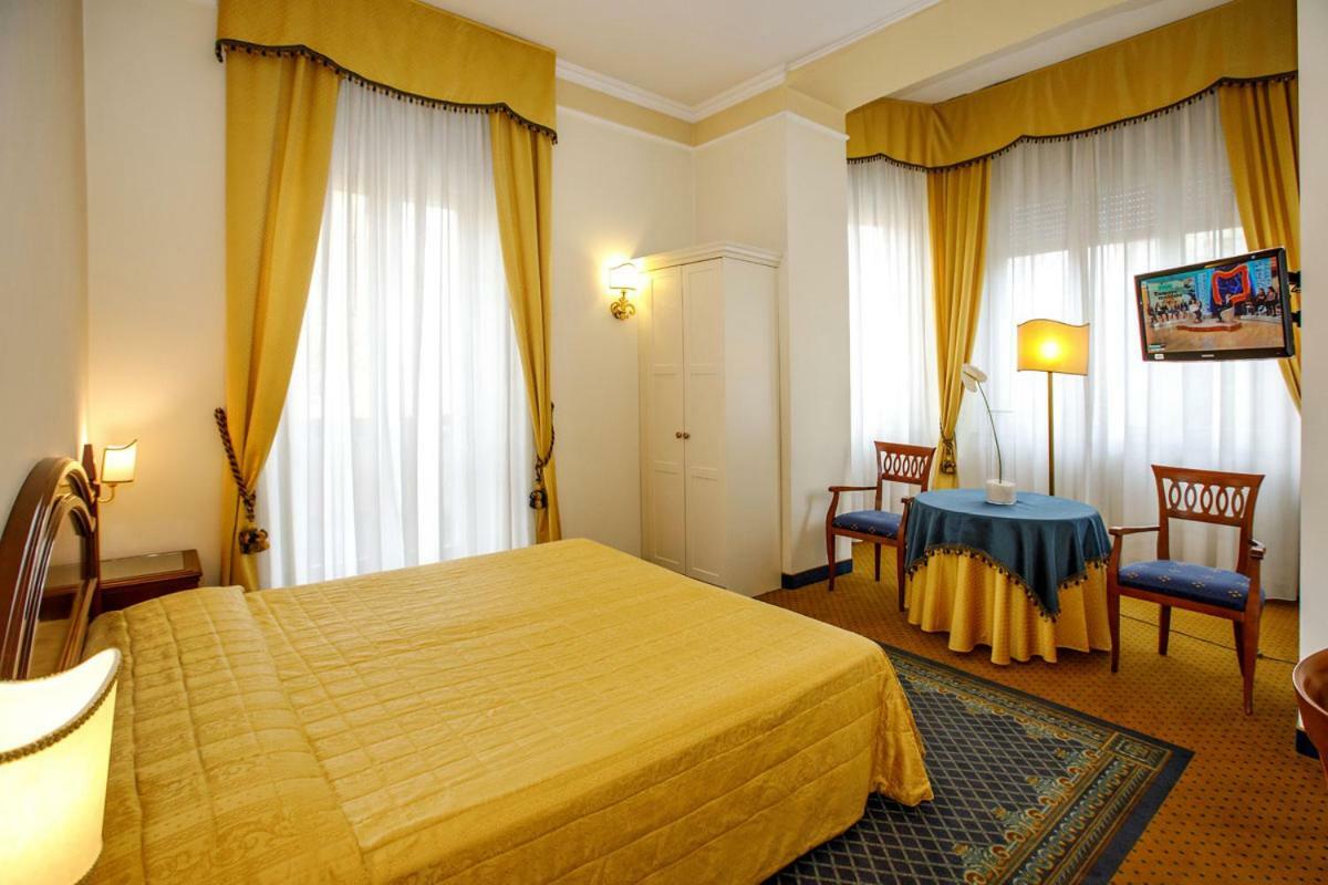 Hotel Villa Fiorita ซัลโซมัจโจเรแตร์เม ภายนอก รูปภาพ